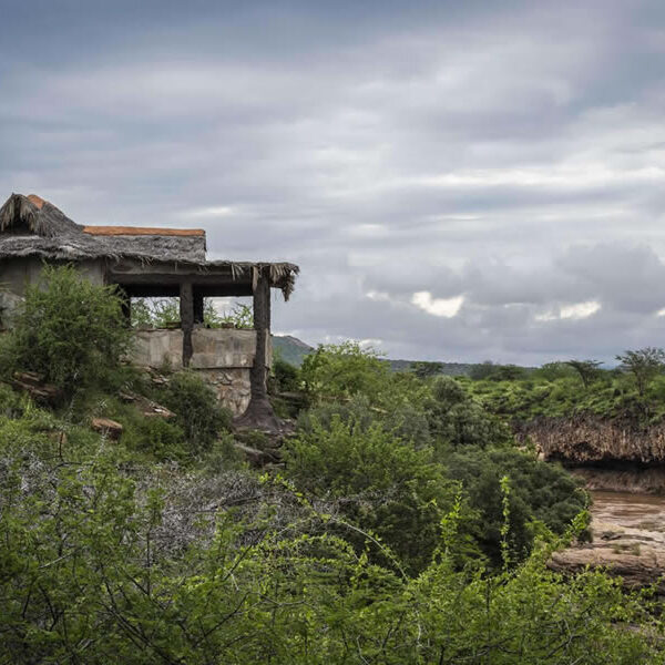 Samburu-Lions-cave